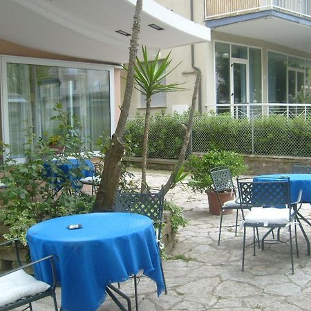 Hotel Bel Air Rivazzurra Di Rimini Екстериор снимка