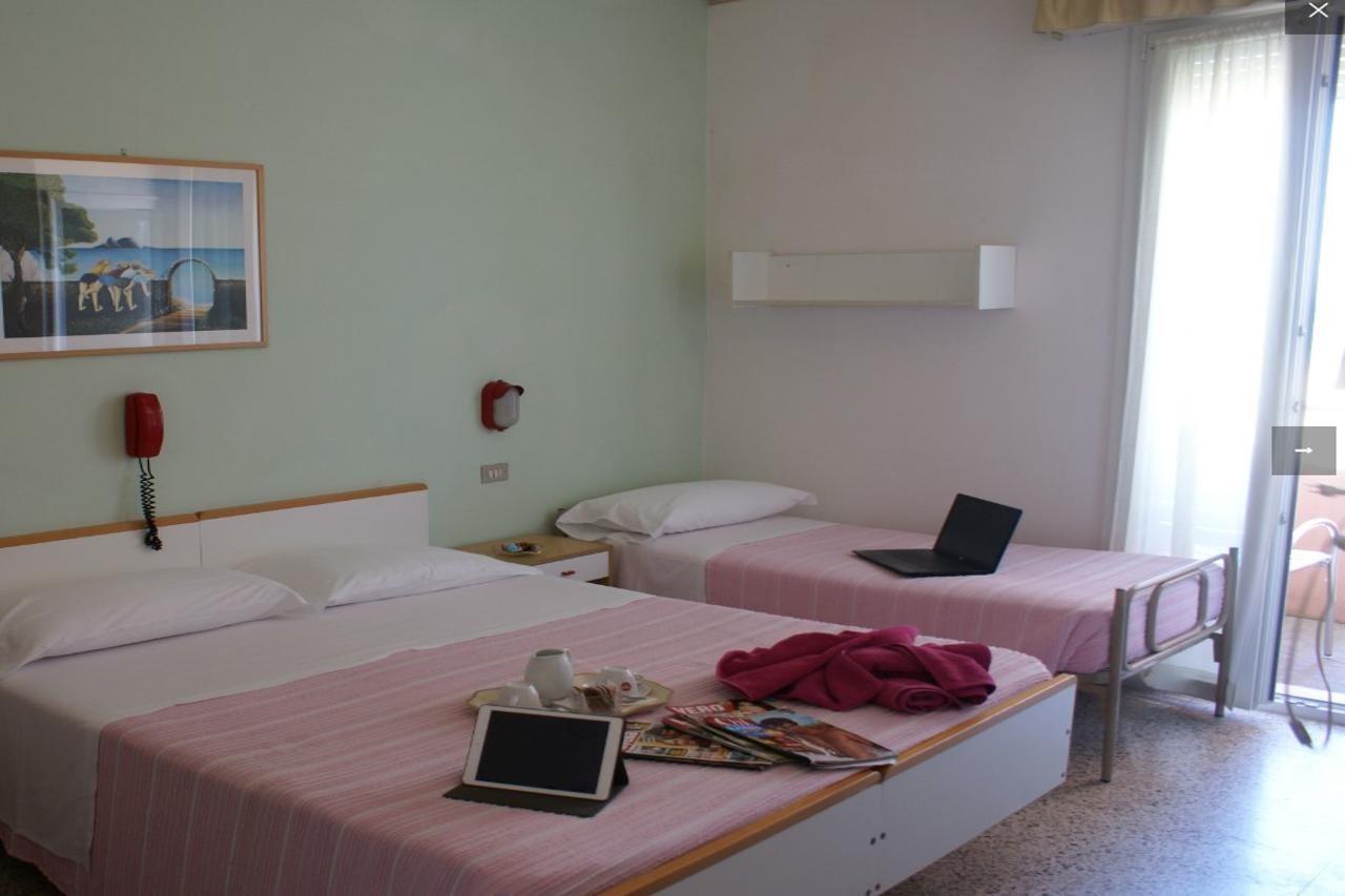 Hotel Bel Air Rivazzurra Di Rimini Екстериор снимка