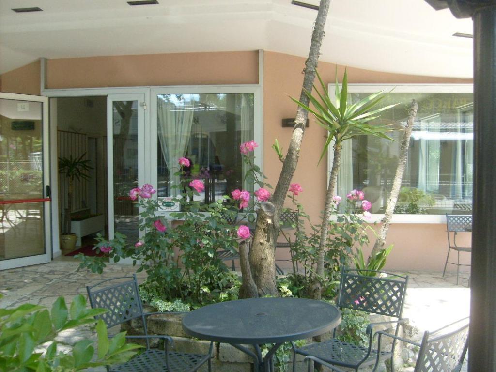 Hotel Bel Air Rivazzurra Di Rimini Екстериор снимка